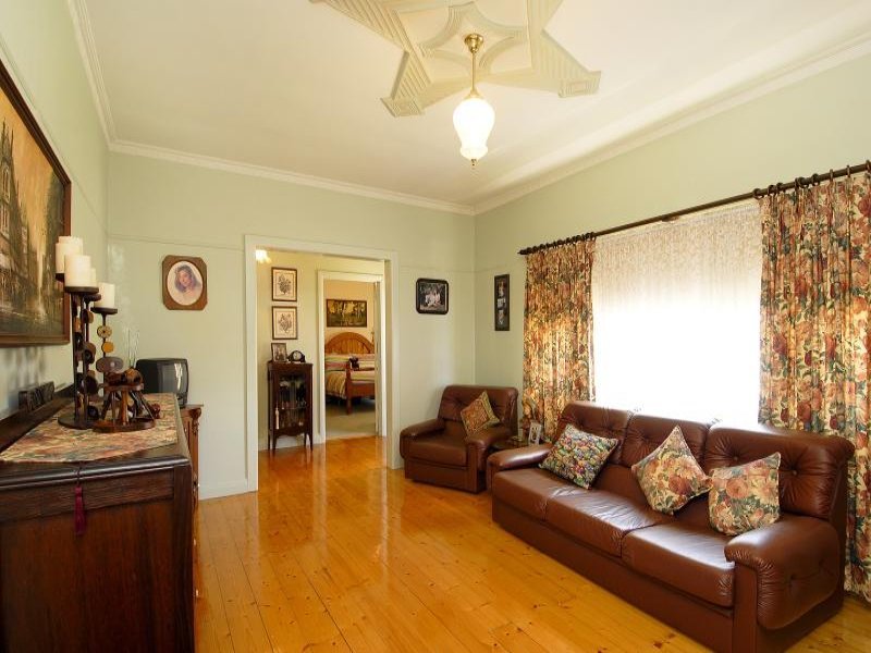 65 Waratah Street, Geelong West image 3