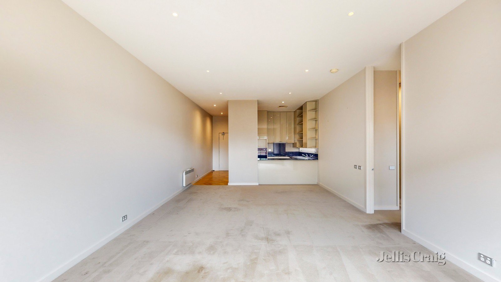 6/5 Woorigoleen Road, Toorak image 3