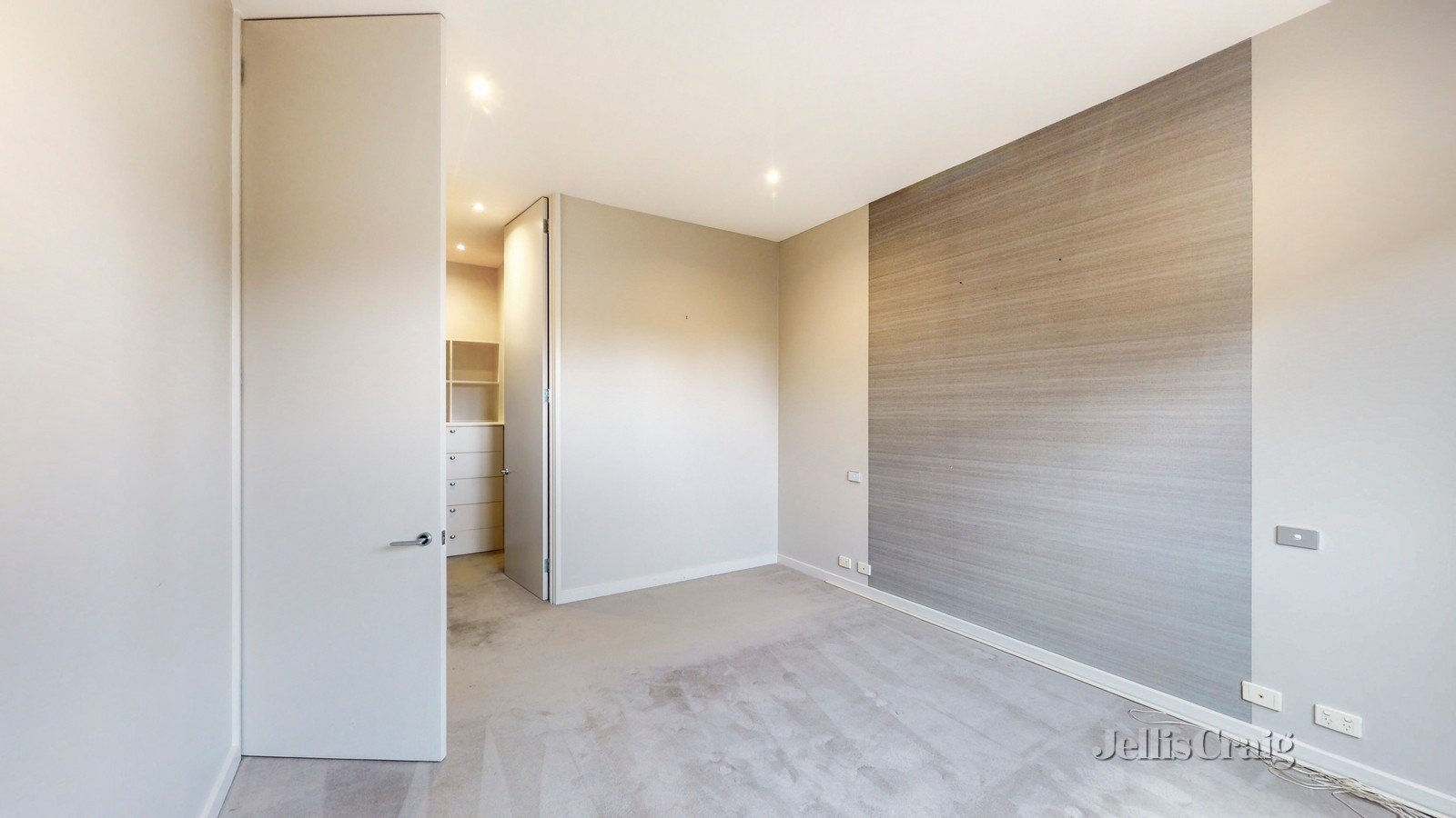 6/5 Woorigoleen Road, Toorak image 5