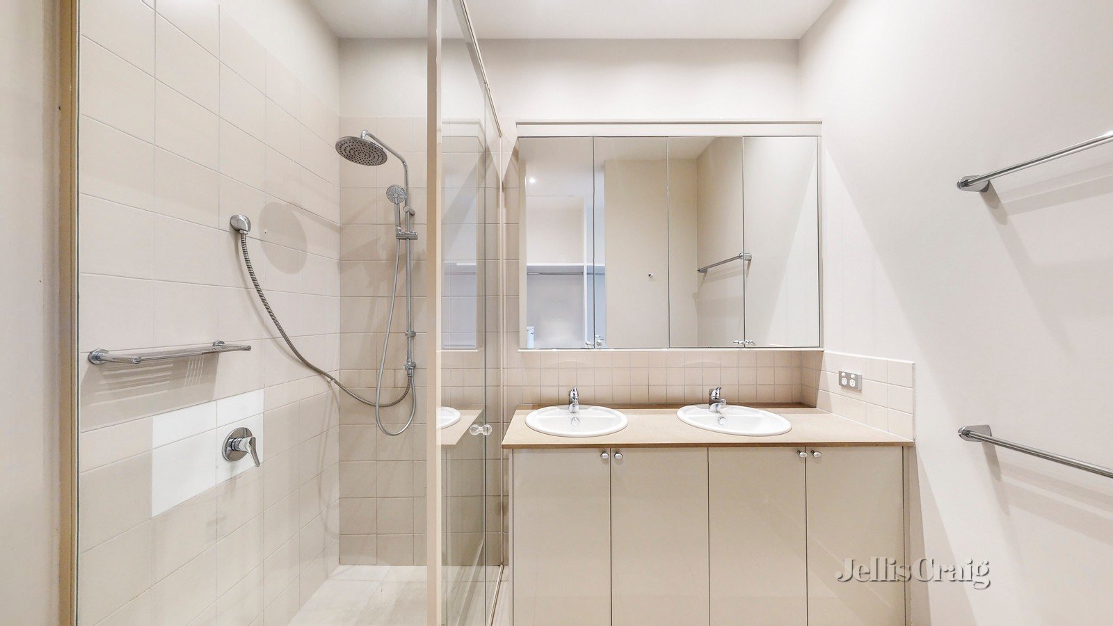 6/5 Woorigoleen Road, Toorak image 6