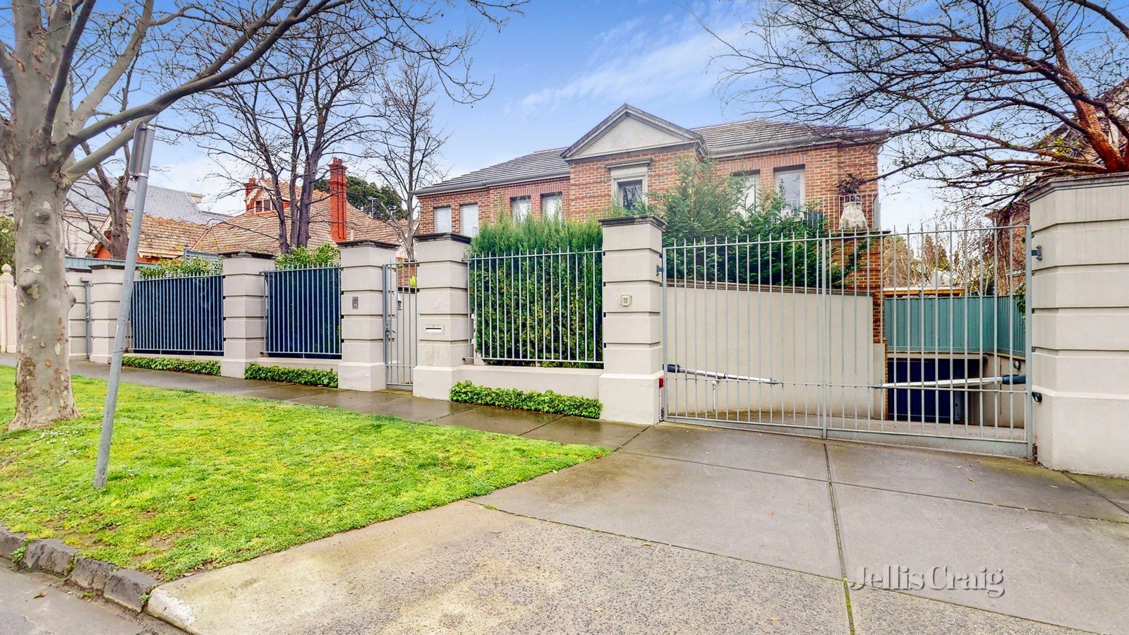 6/5 Woorigoleen Road, Toorak image 11