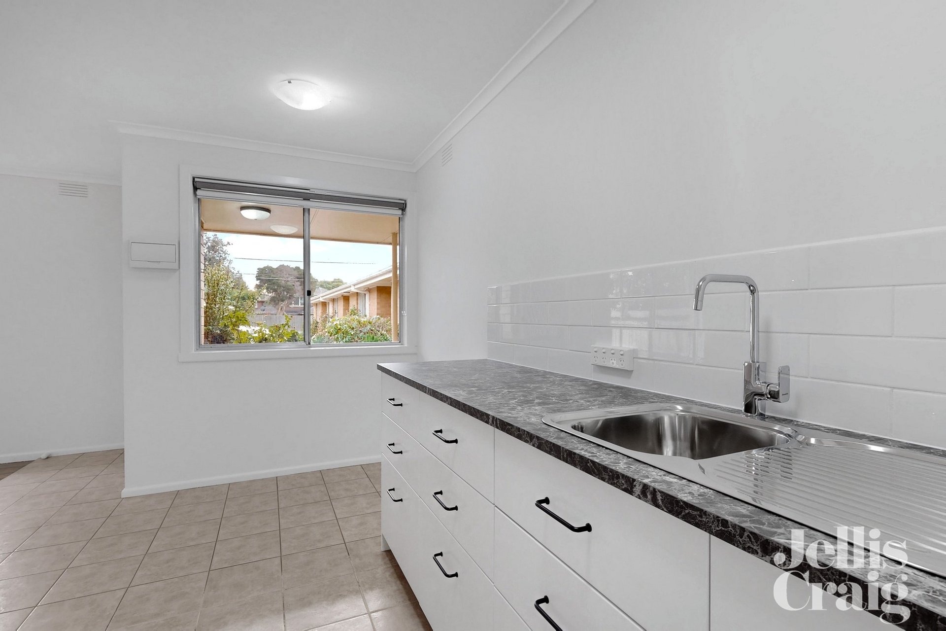 6/50 Lower Dandenong Road, Parkdale image 7