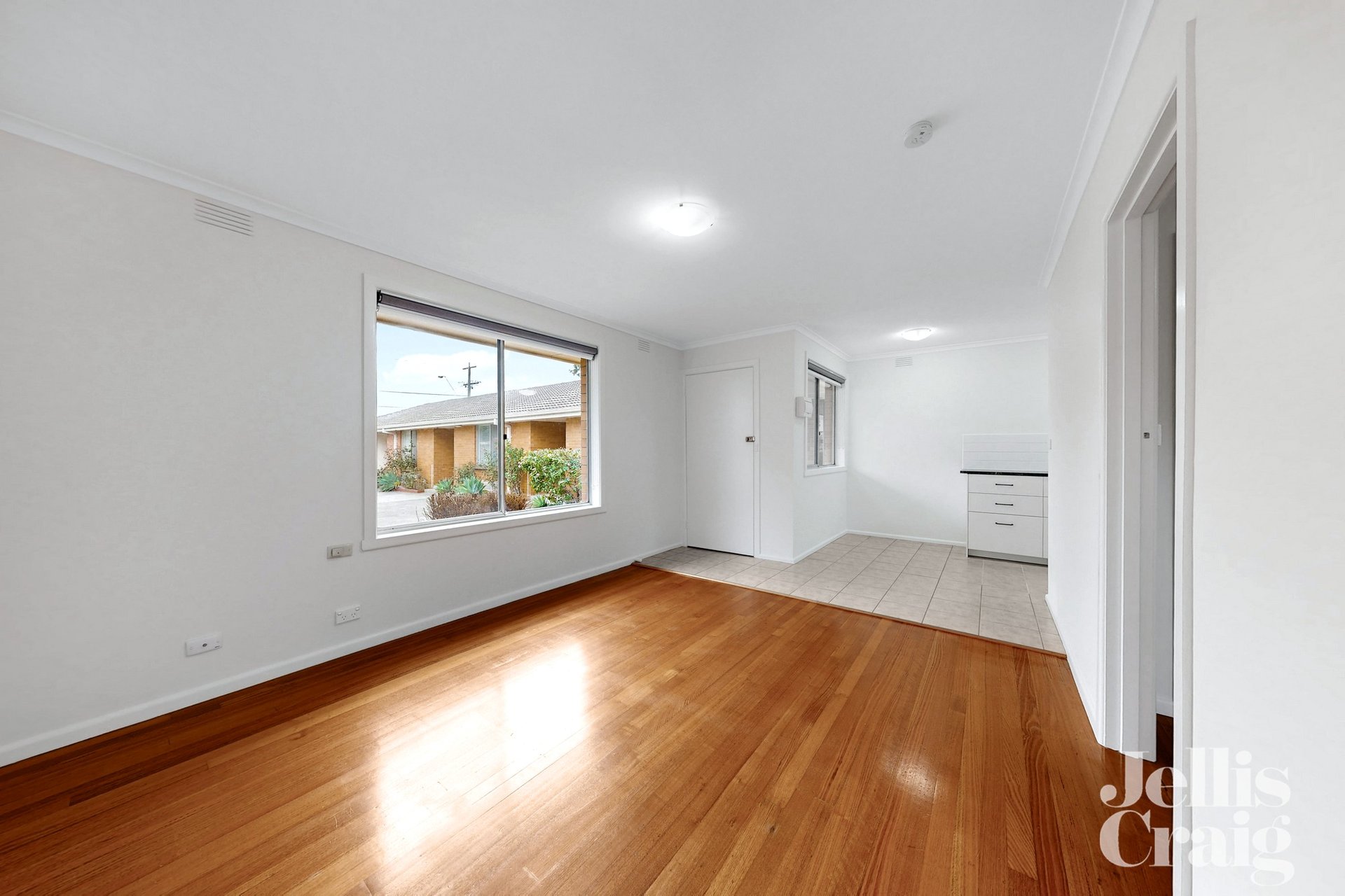 6/50 Lower Dandenong Road, Parkdale image 2