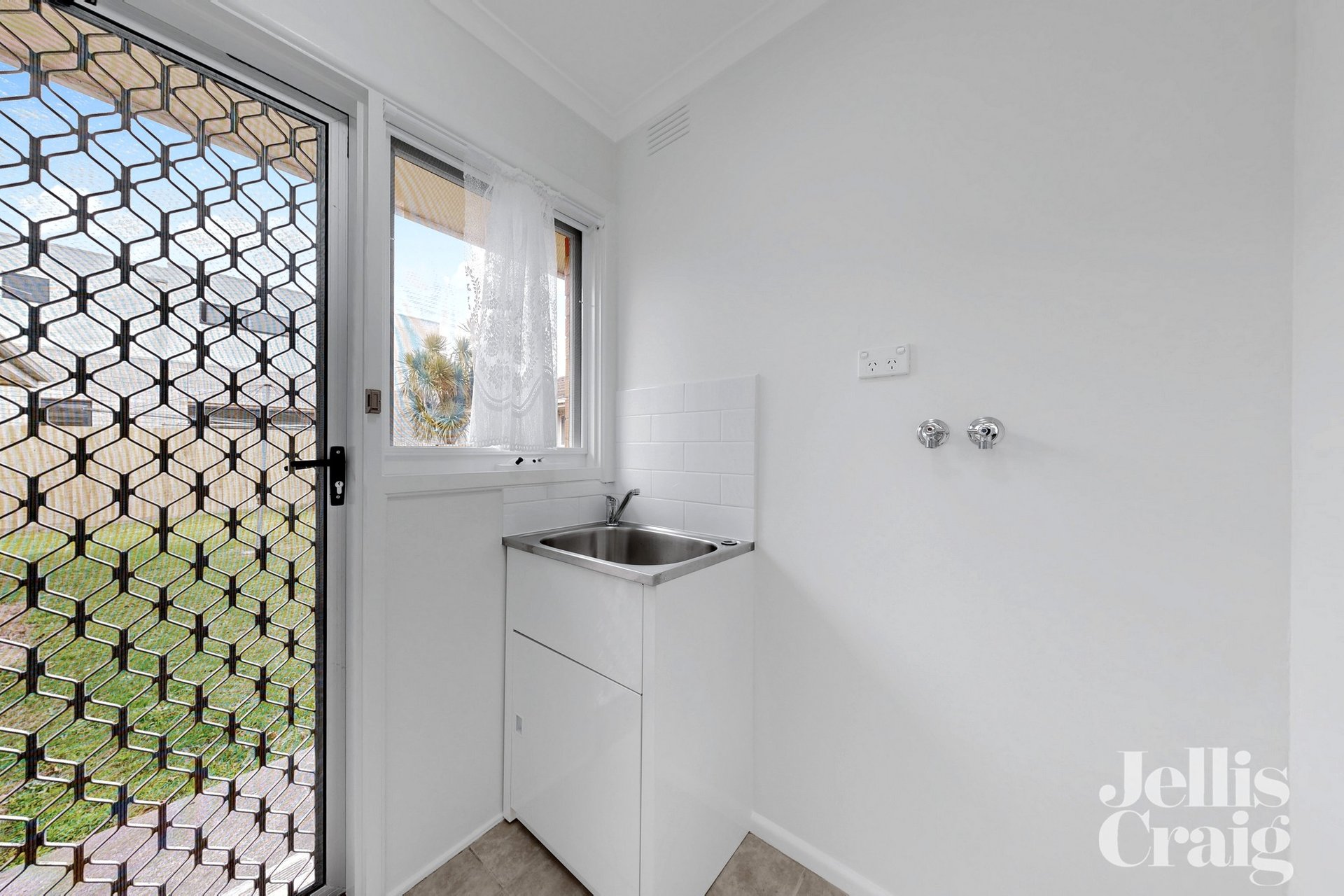 6/50 Lower Dandenong Road, Parkdale image 8