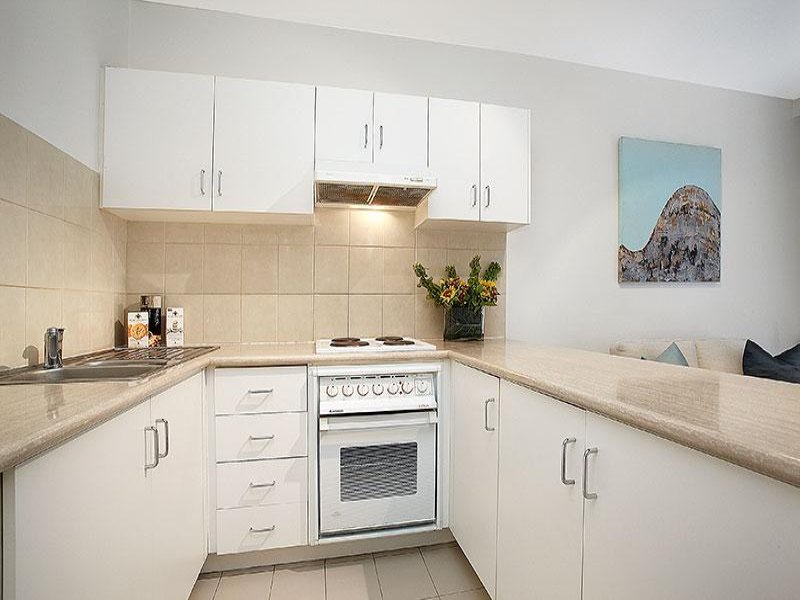 6/506 Glenferrie Road, Hawthorn image 4