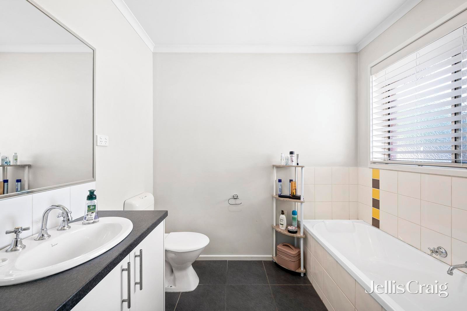 6/51 Cambridge Road, Mooroolbark image 8