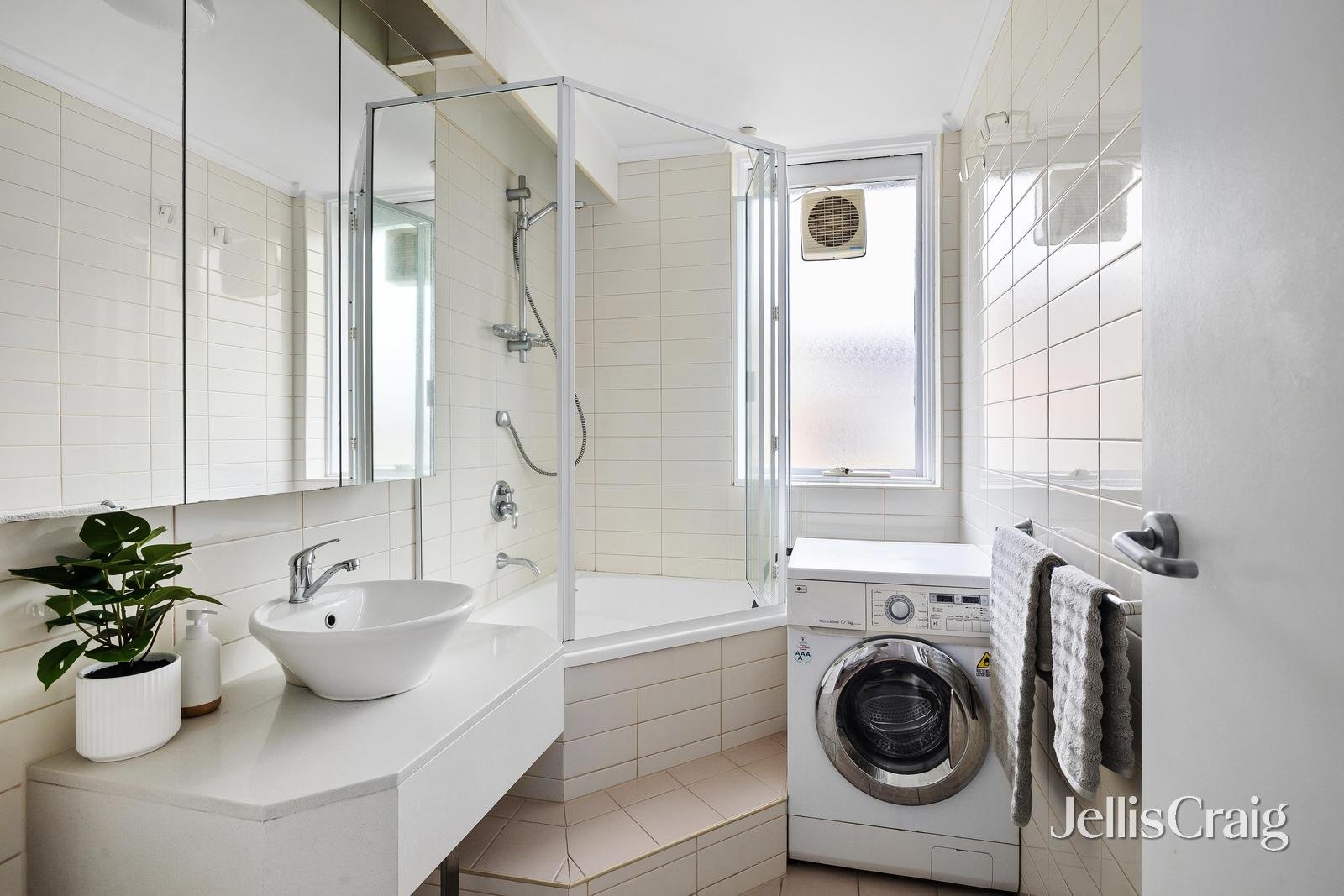 6/53 Denham Street, Hawthorn image 4