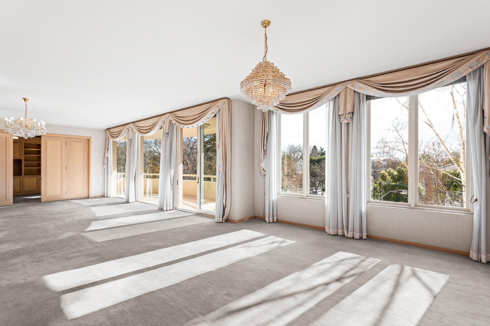 Property Gallery - Main Image