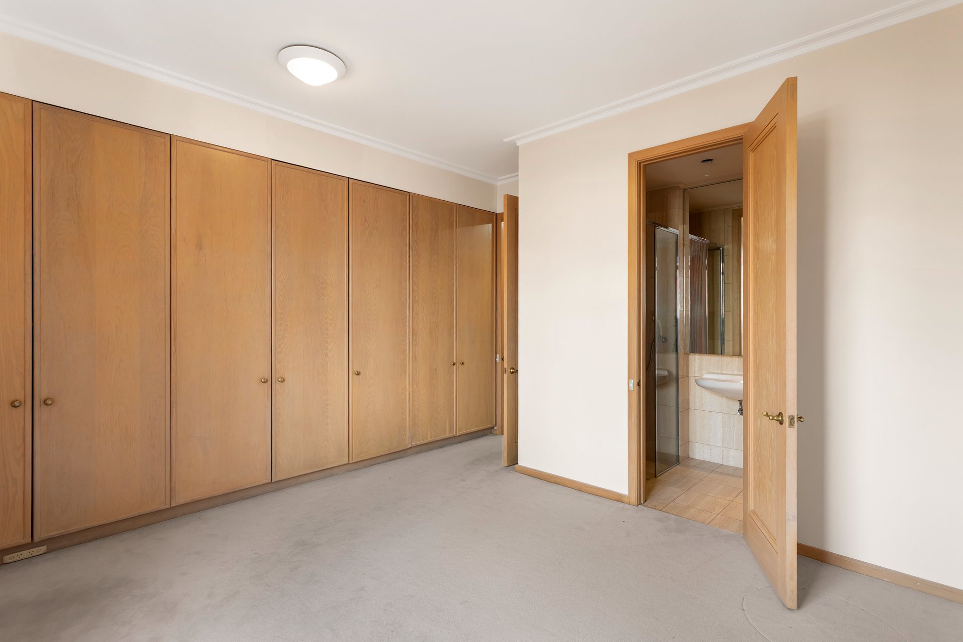Property Gallery Thumbnail 12