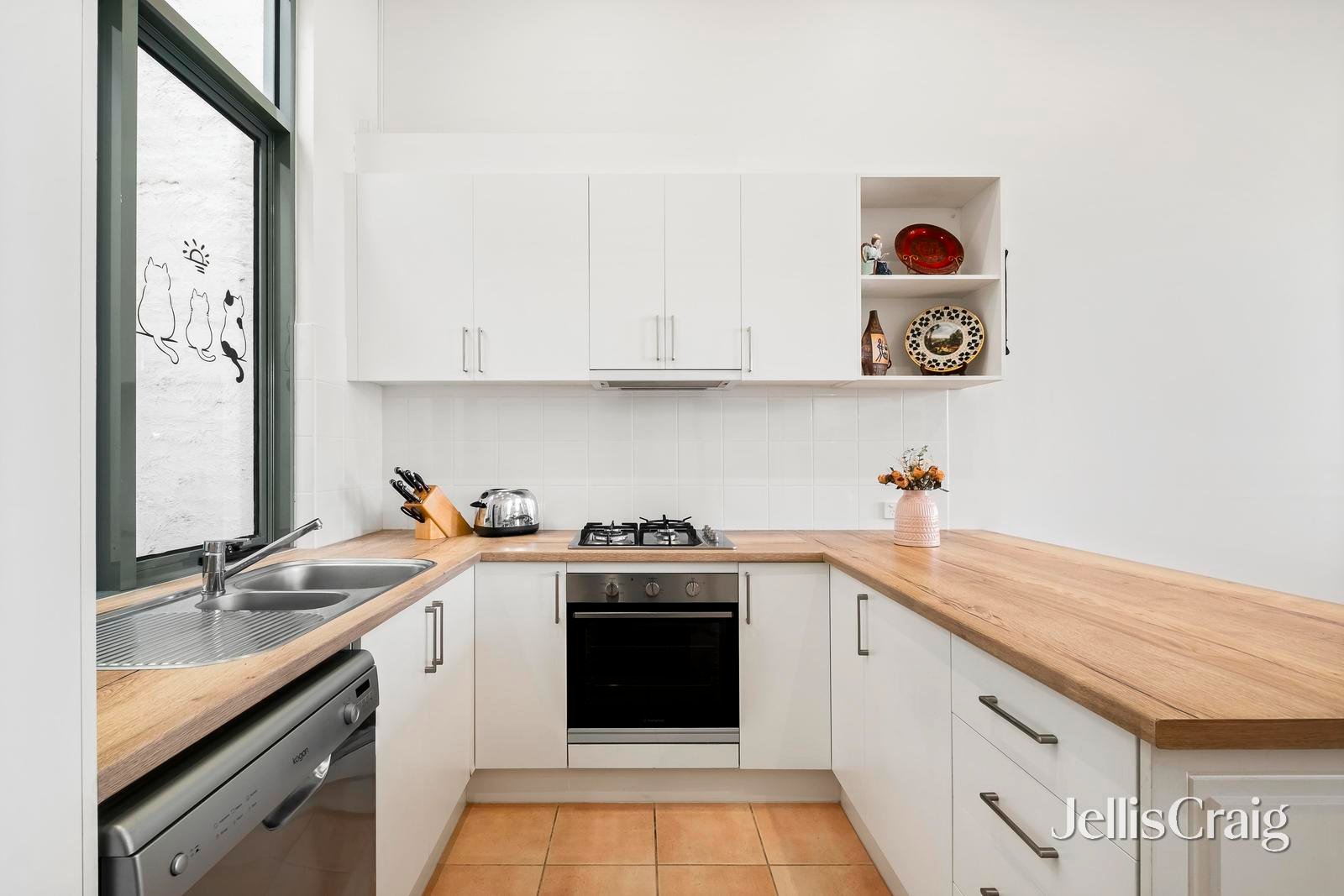 6/56 Beach Road, Hampton image 3