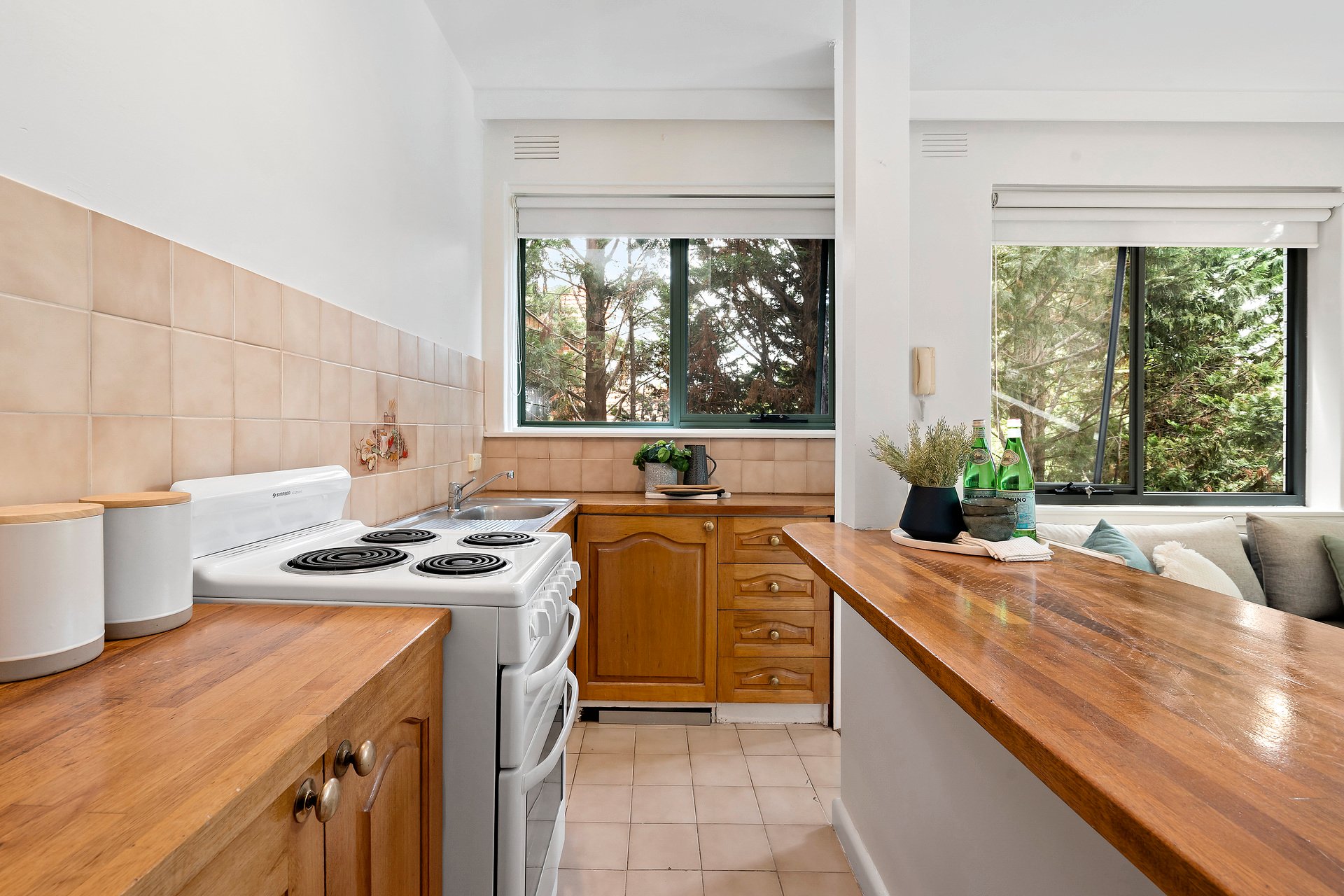 6/56 Byron Street, Elwood image 3