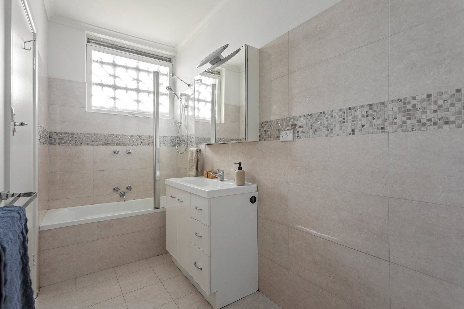 Property Gallery Thumbnail 5