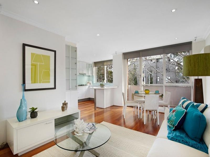 6/566 Glenferrie Road, Hawthorn image 2