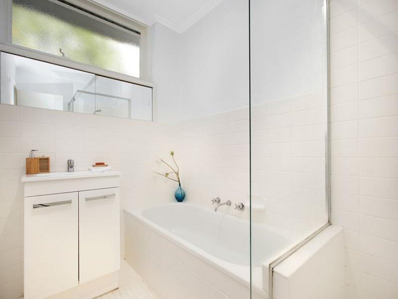6/566 Glenferrie Road, Hawthorn image 6