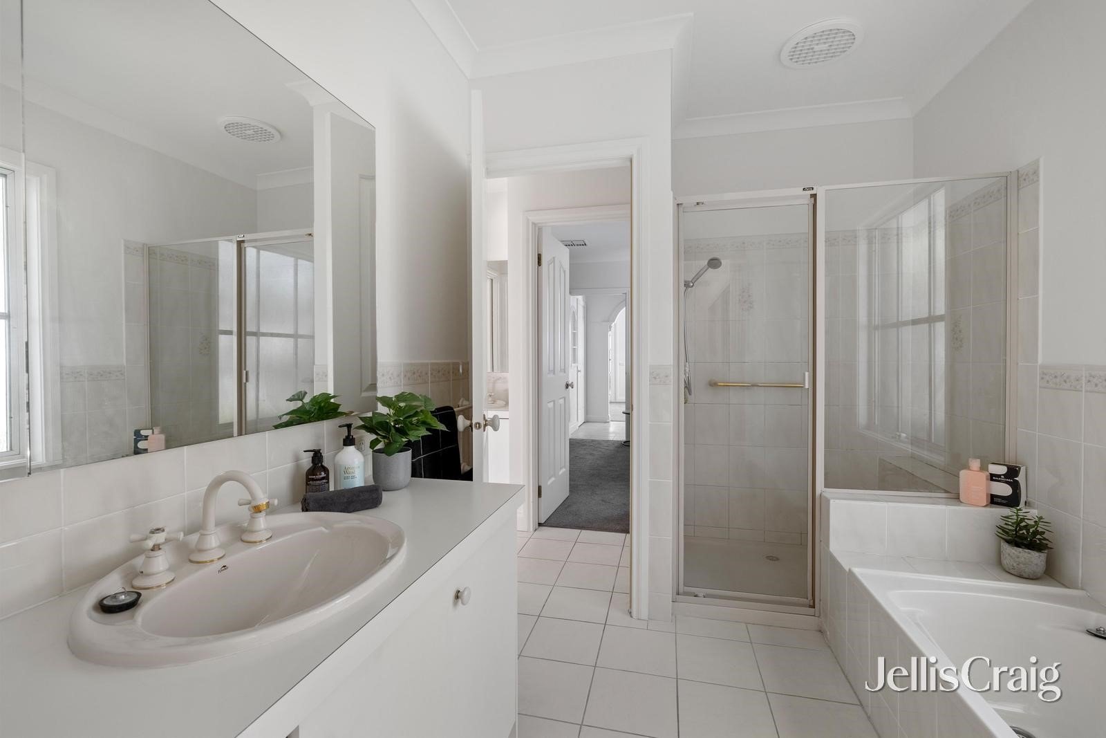 657 Burke Road, Camberwell image 8