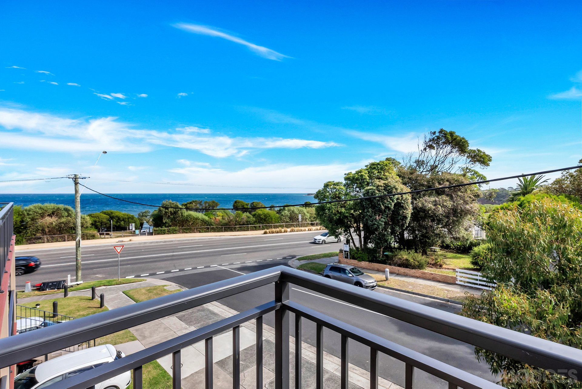 6 / 58 Beach Road Mentone