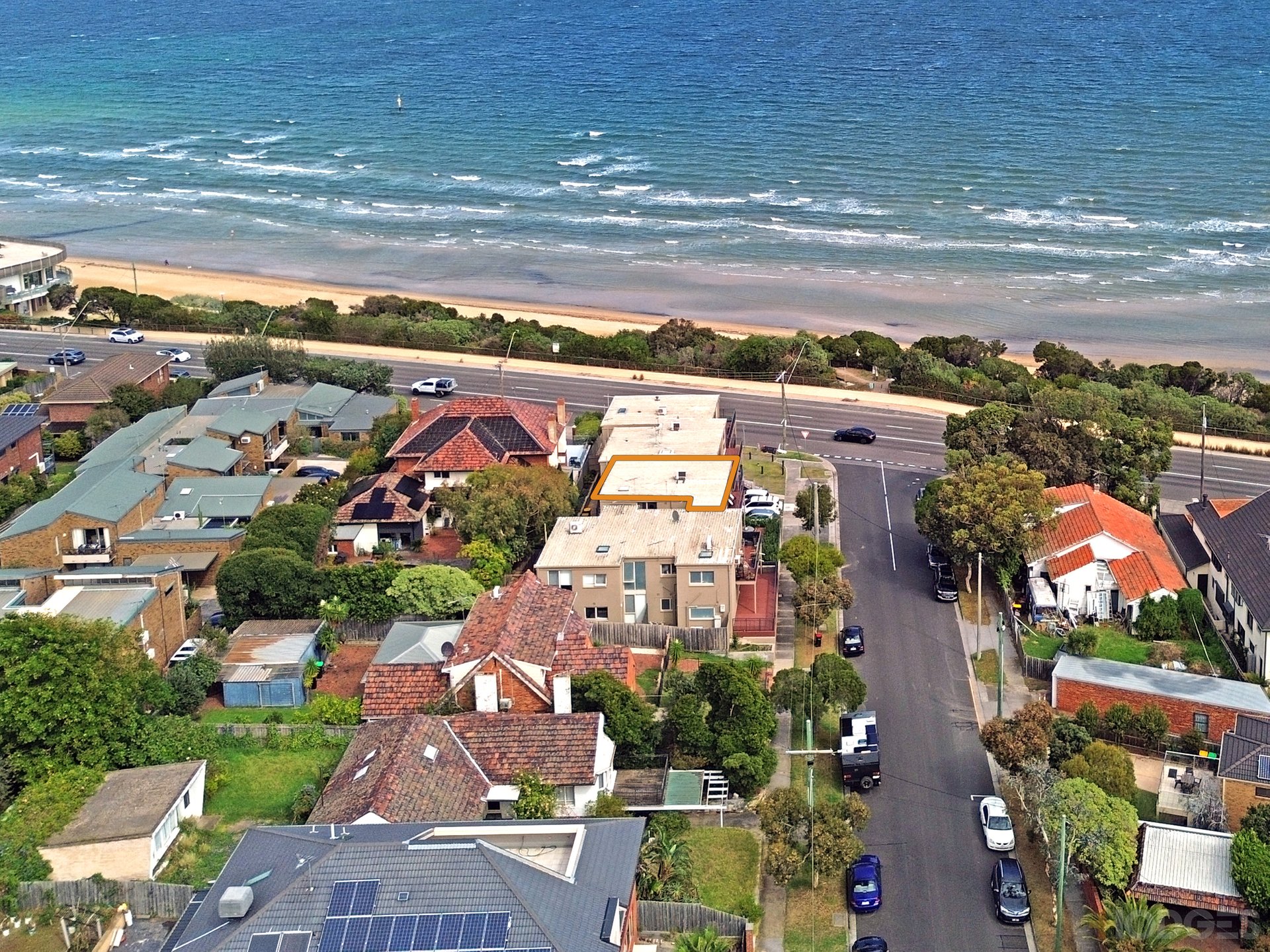 6 / 58 Beach Road Mentone