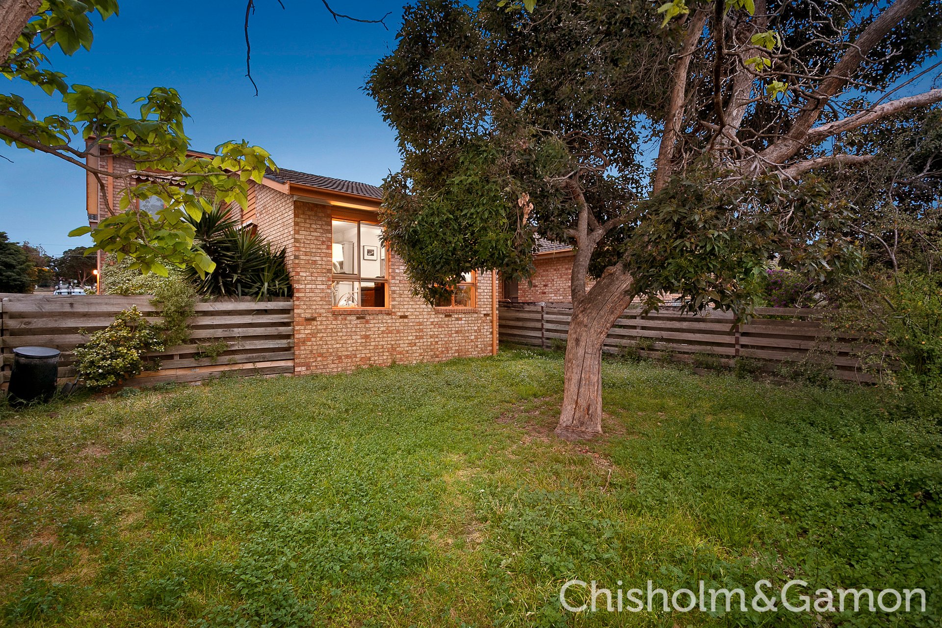 6/58 Nepean Highway, Brighton image 2
