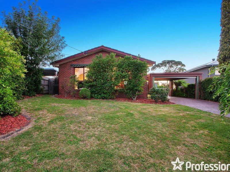 66 Barker Drive, Mooroolbark image 2