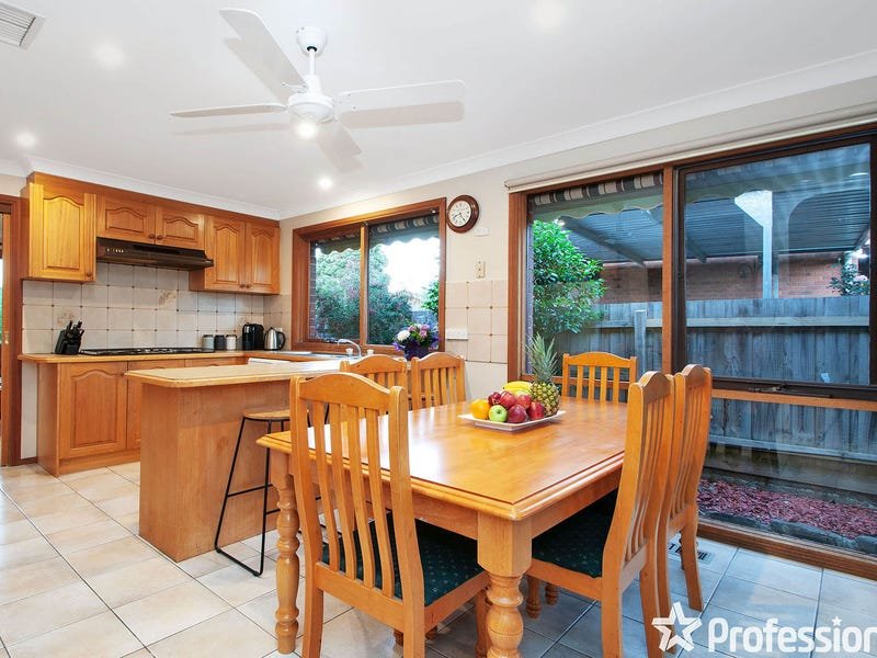 66 Barker Drive, Mooroolbark image 6