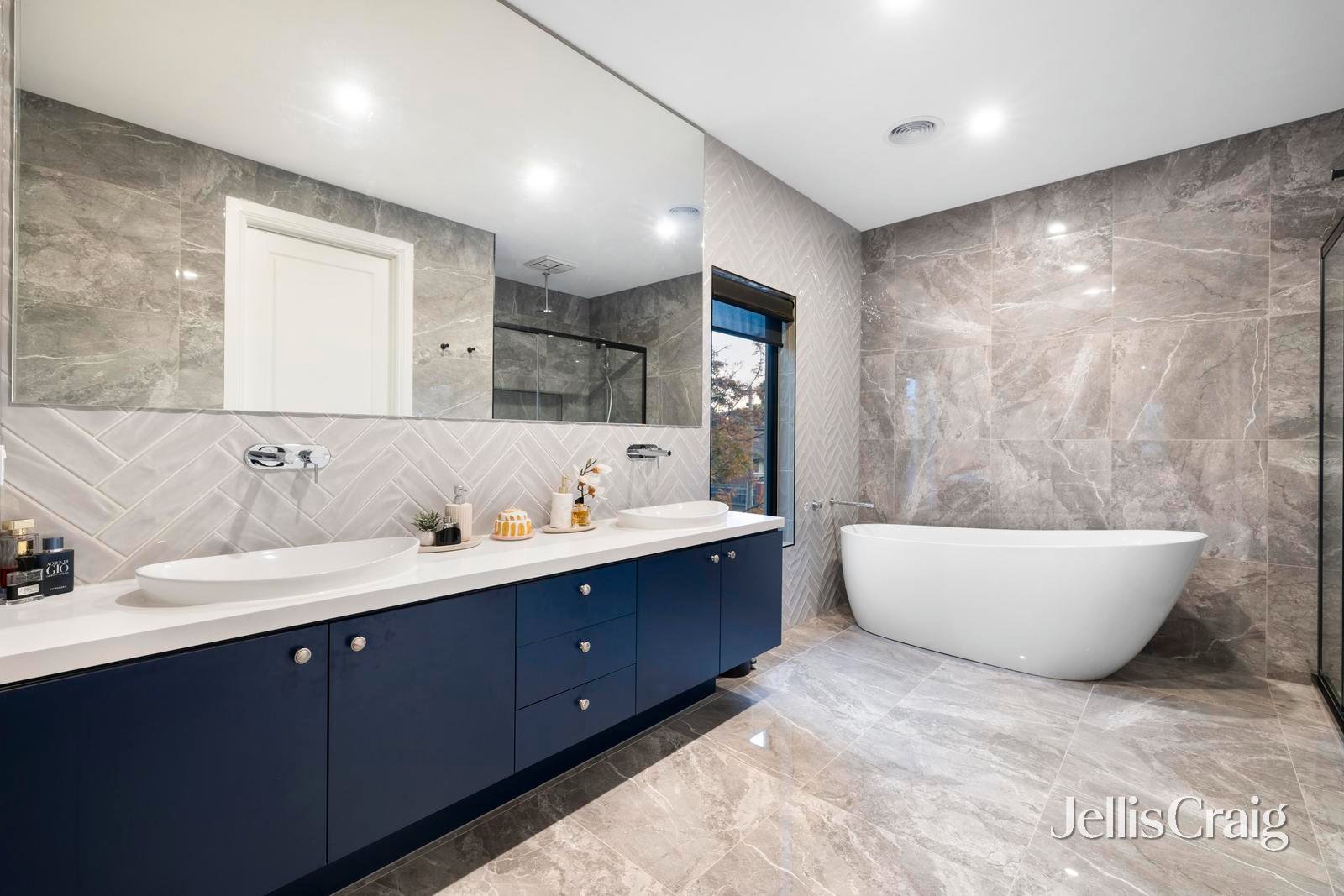 66 Benwerrin Drive, Burwood&nbsp;East image 8