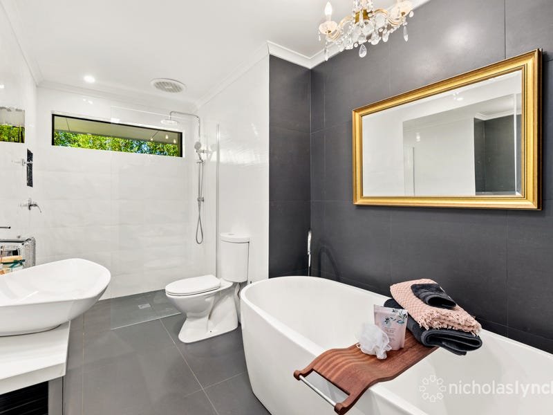 Property Gallery Thumbnail 9