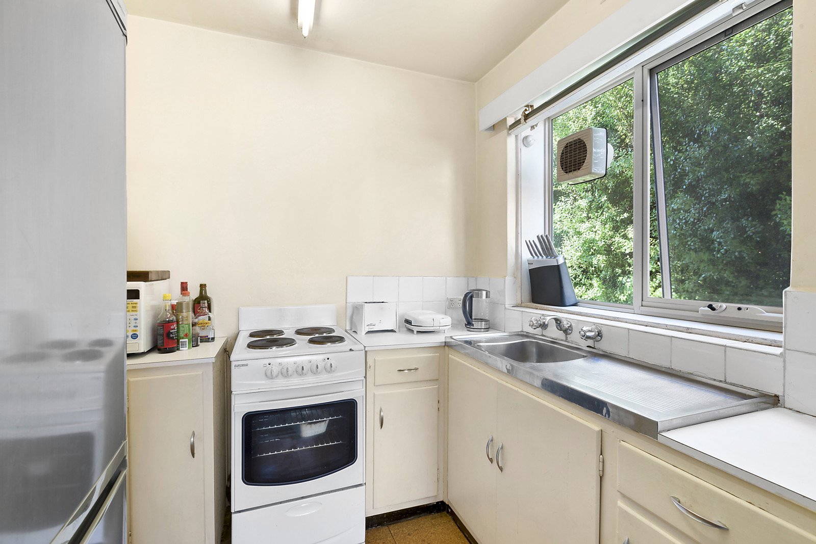 Property Gallery Thumbnail 3