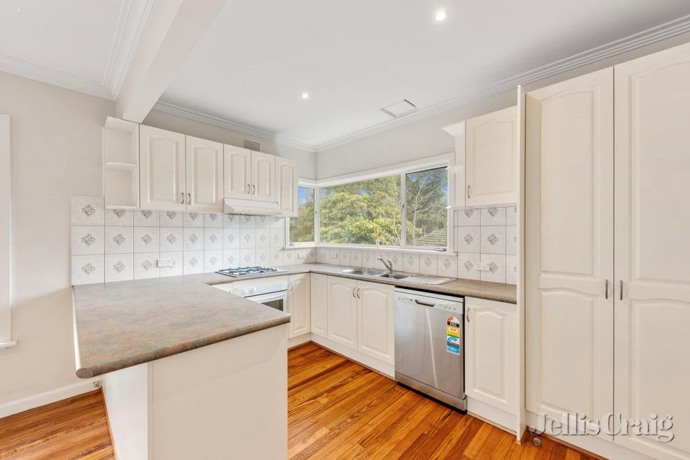 66 Fernside Ave, Briar Hill image 5