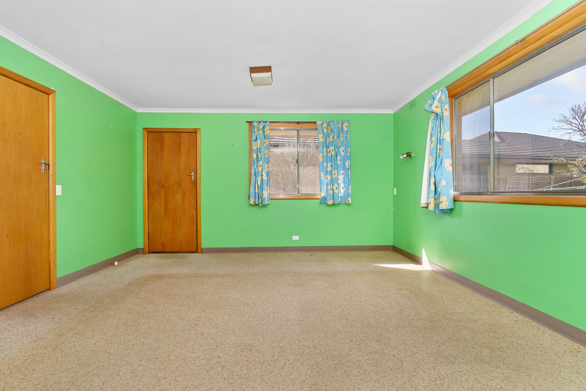 Property Gallery Thumbnail 6