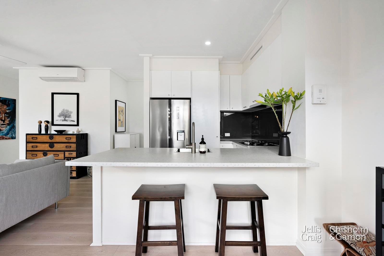 6/6 Graham Street, Port Melbourne image 4