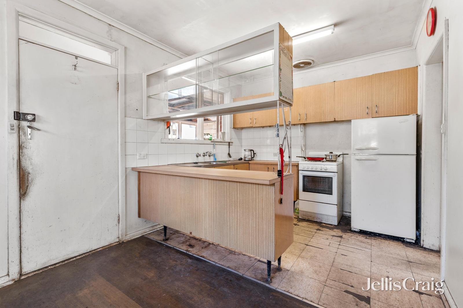 66 Holland Road, Blackburn South image 3