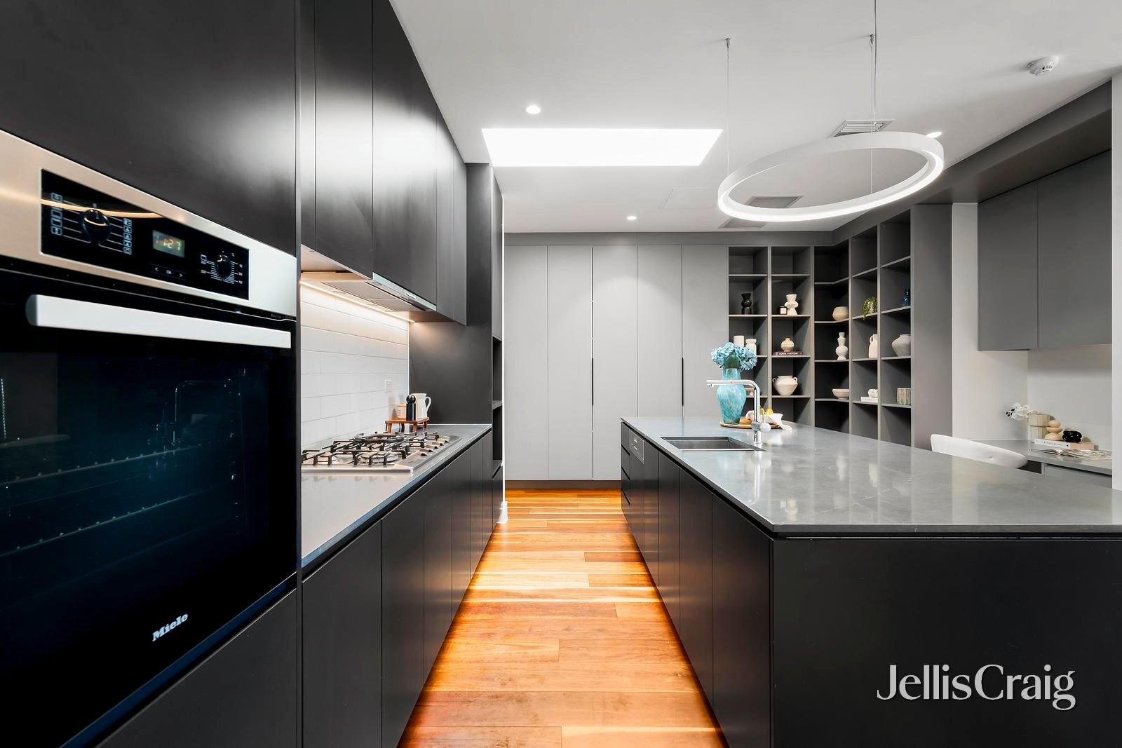 6/6 Hood Street, Elwood image 10