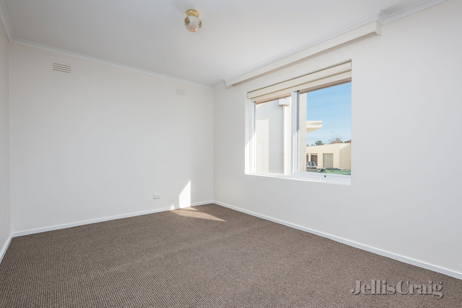 6/6 McArthur Street, Bentleigh image 3