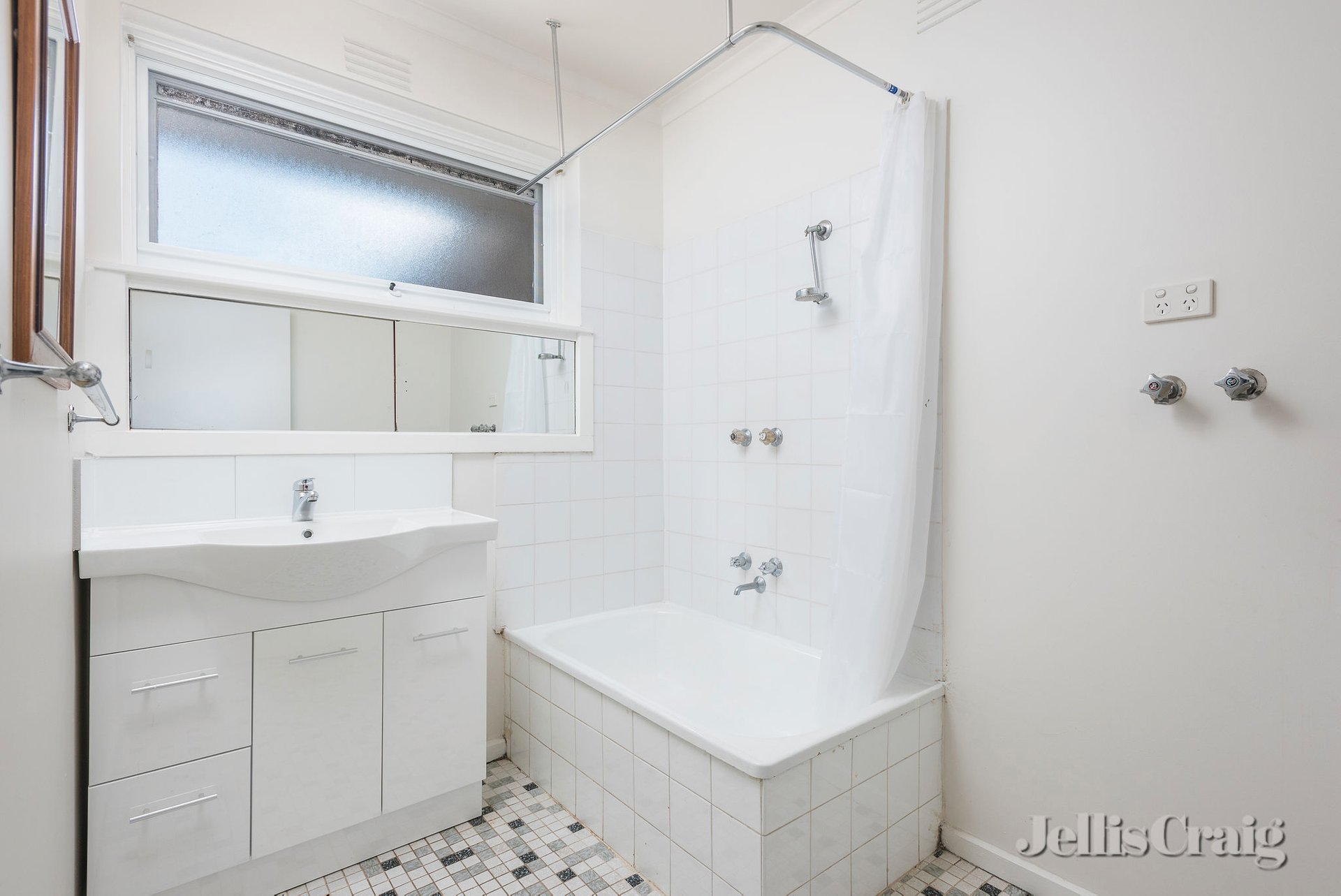 6/6 McArthur Street, Bentleigh image 4