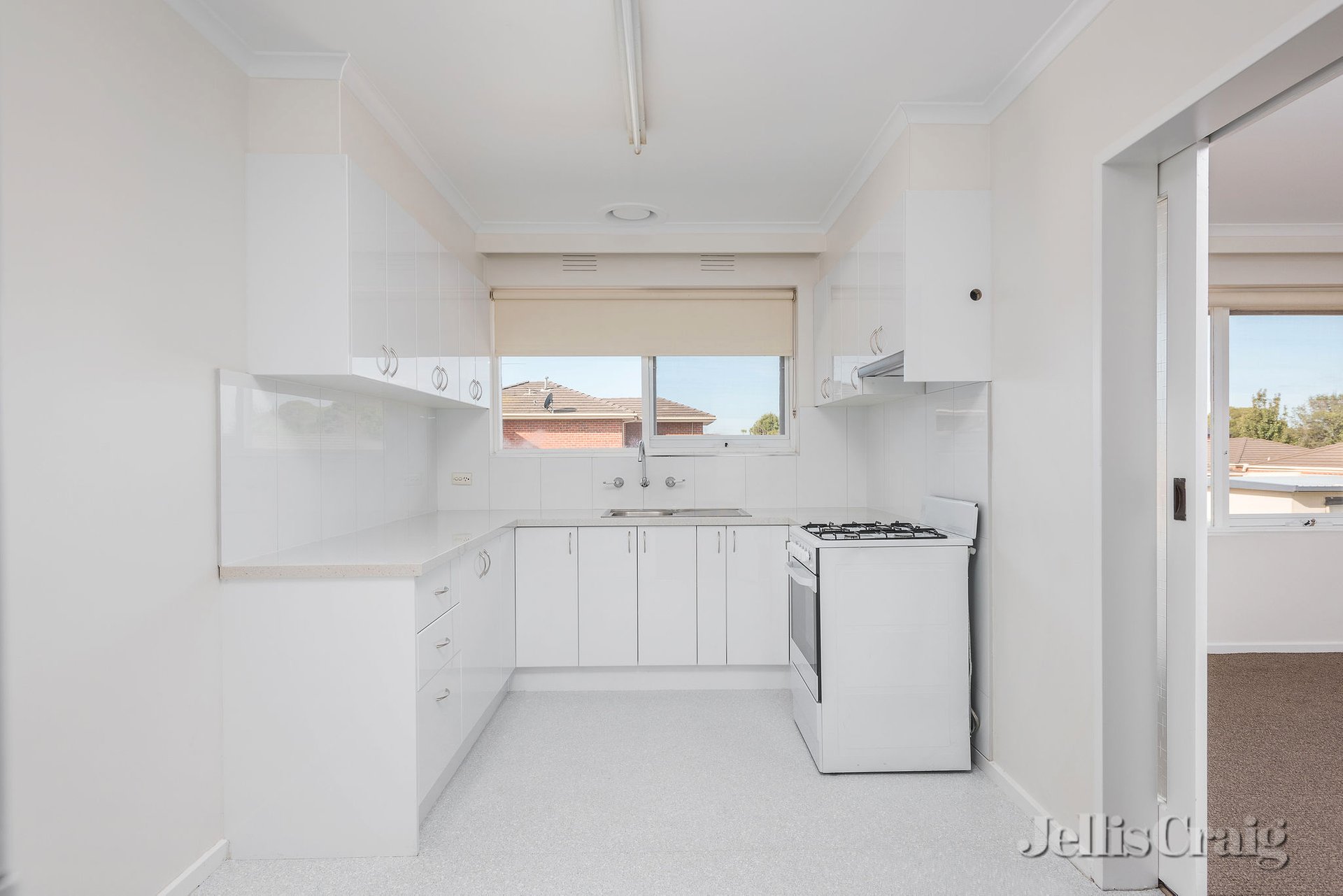 6/6 McArthur Street, Bentleigh image 5
