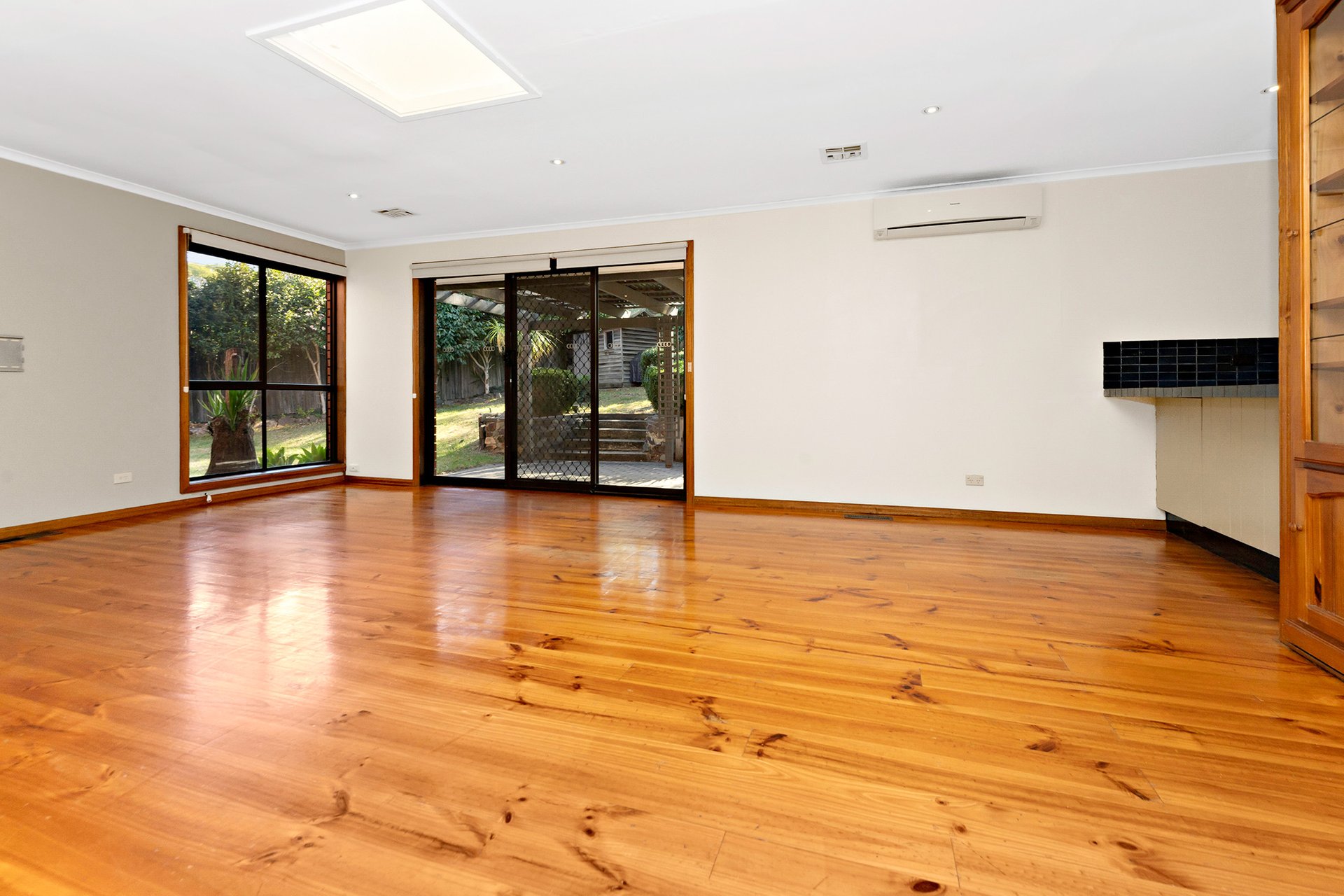 Property Gallery Thumbnail 3