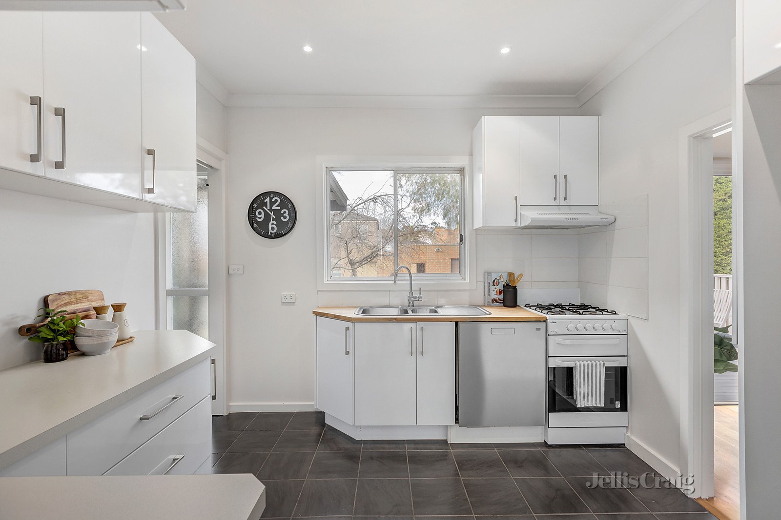 66 Ormond Road, Ascot Vale image 3