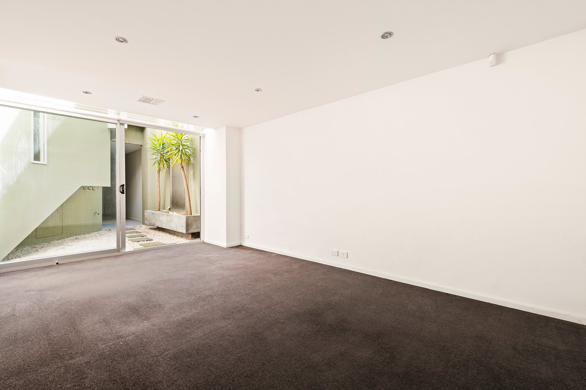 Property Gallery Thumbnail 6