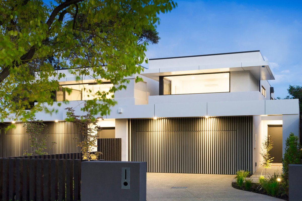 66 Rostrevor Parade, Mont Albert North image 1