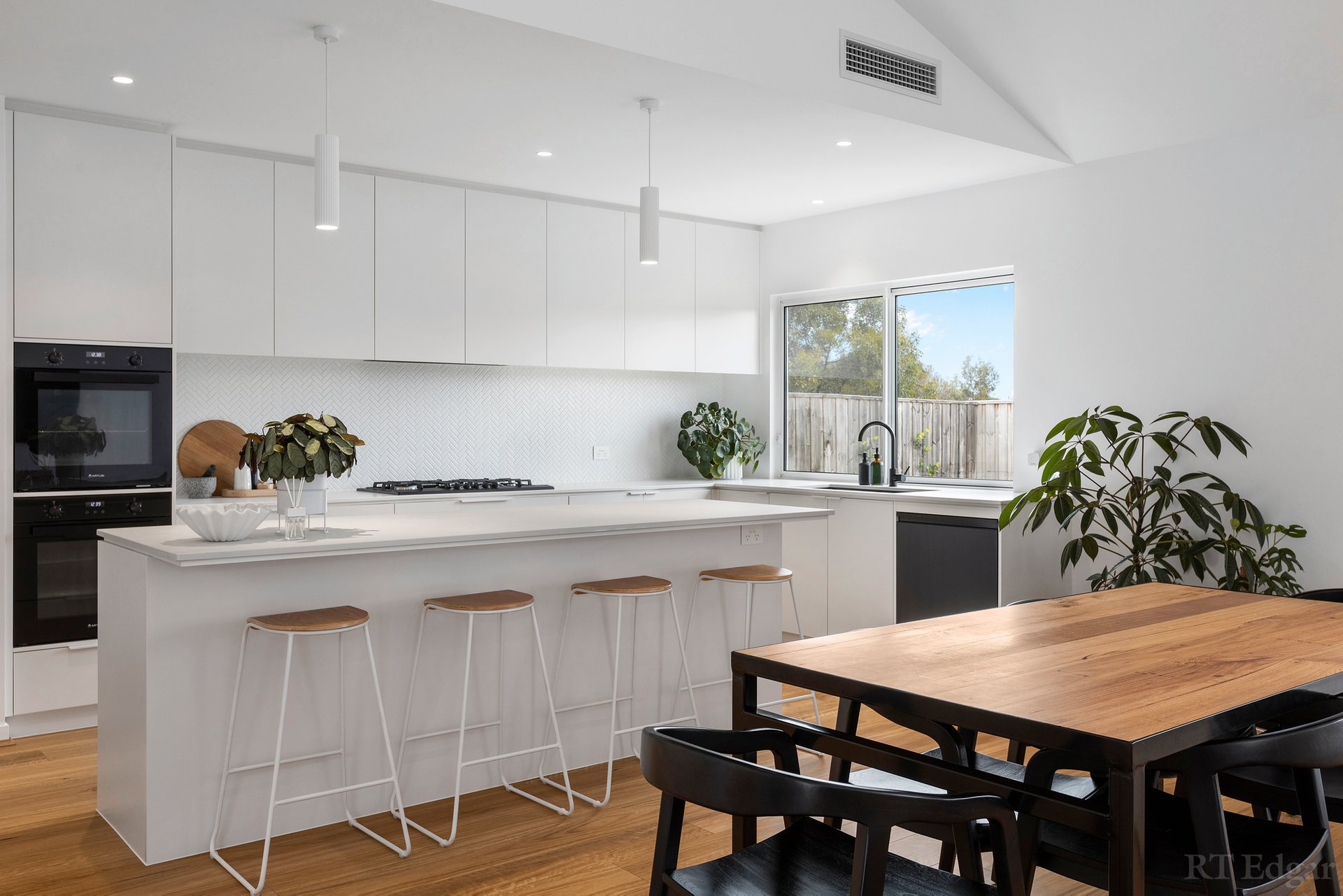 Property Gallery - Main Image