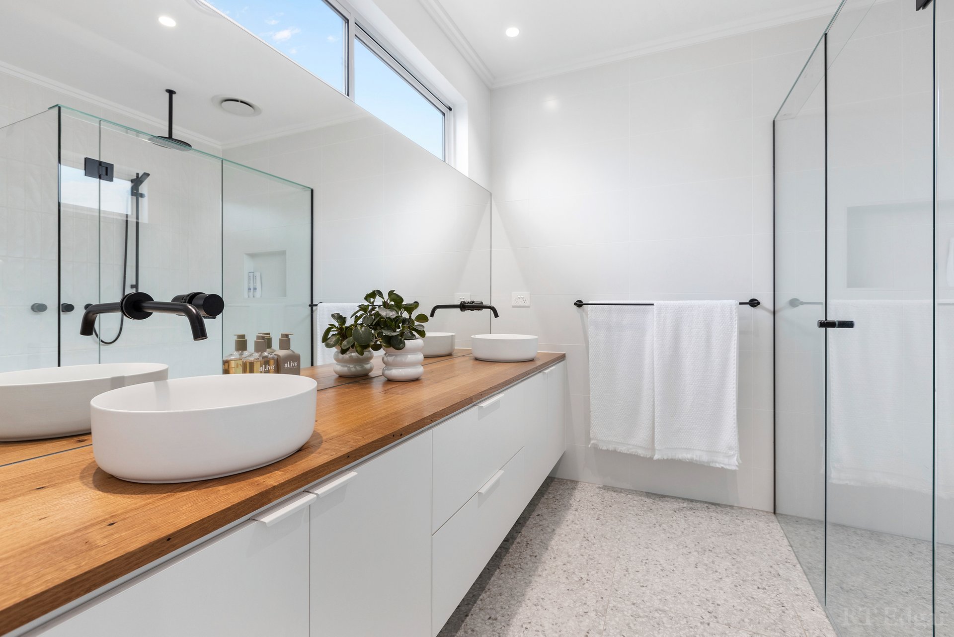 Property Gallery Thumbnail 12