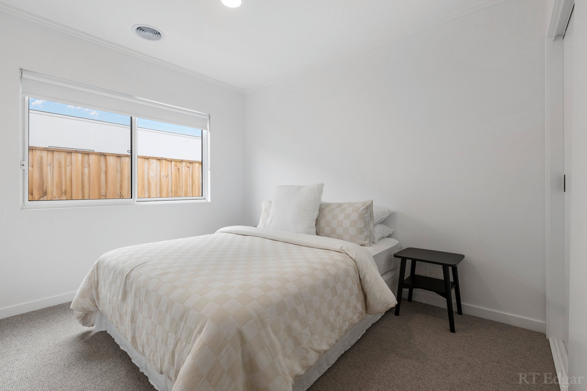 Property Gallery Thumbnail 13