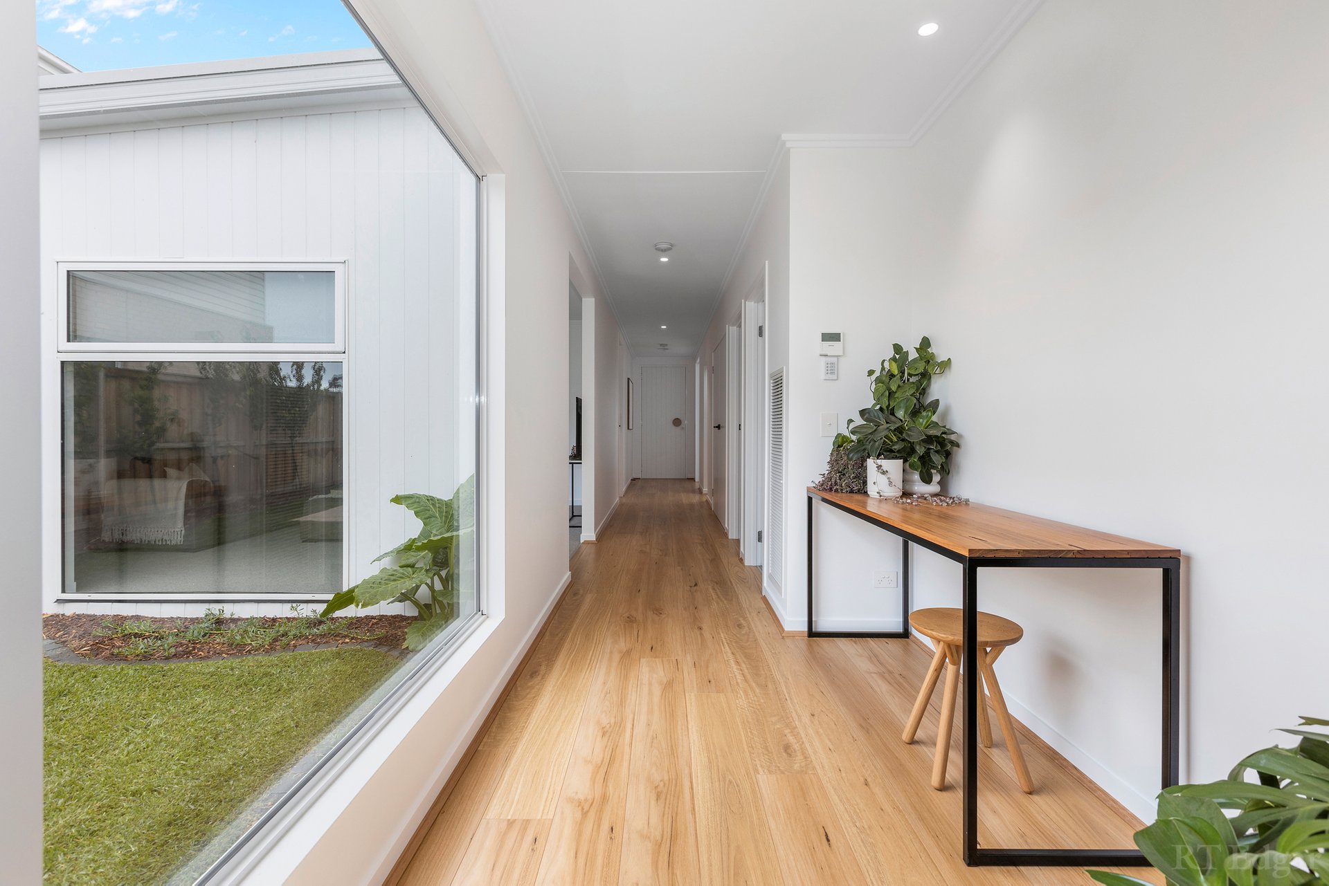 Property Gallery Thumbnail 16