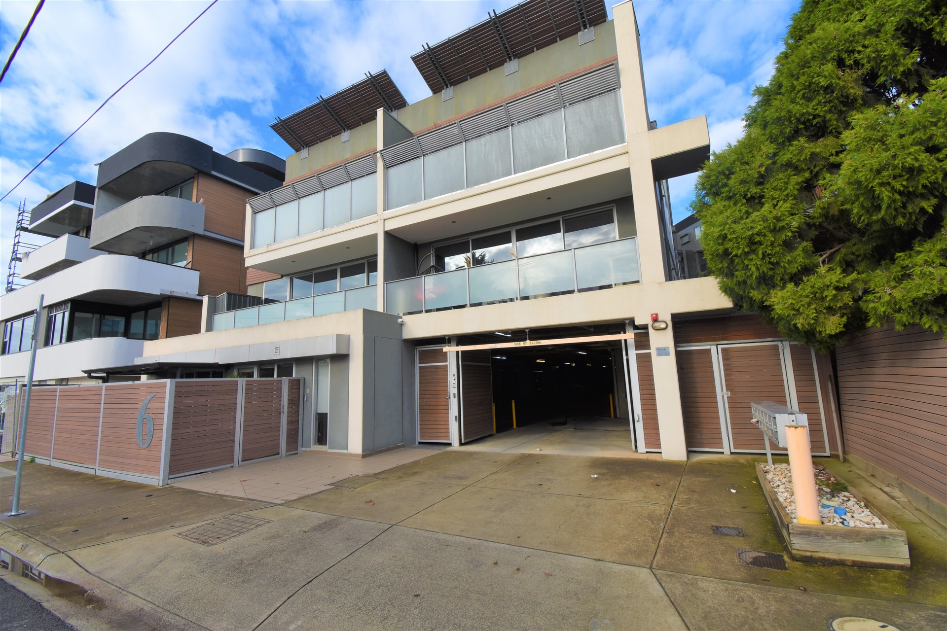 6/6 Sturt Street, Essendon image 1