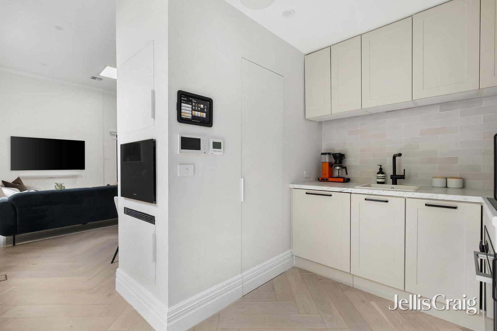 66 Surrey Road, South Yarra image 7