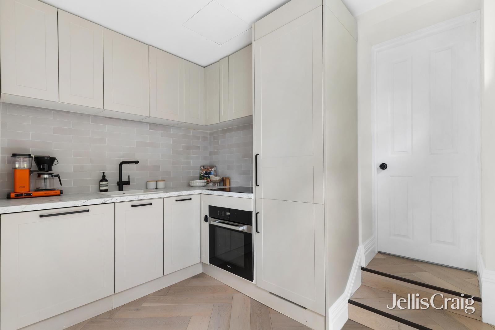 66 Surrey Road, South Yarra image 8