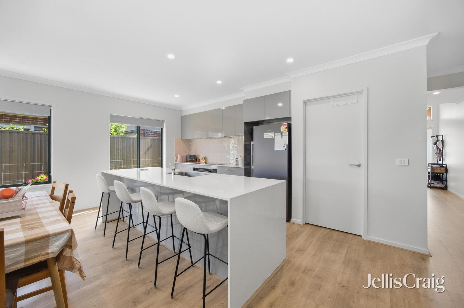 66 Sydney Way, Alfredton image 3