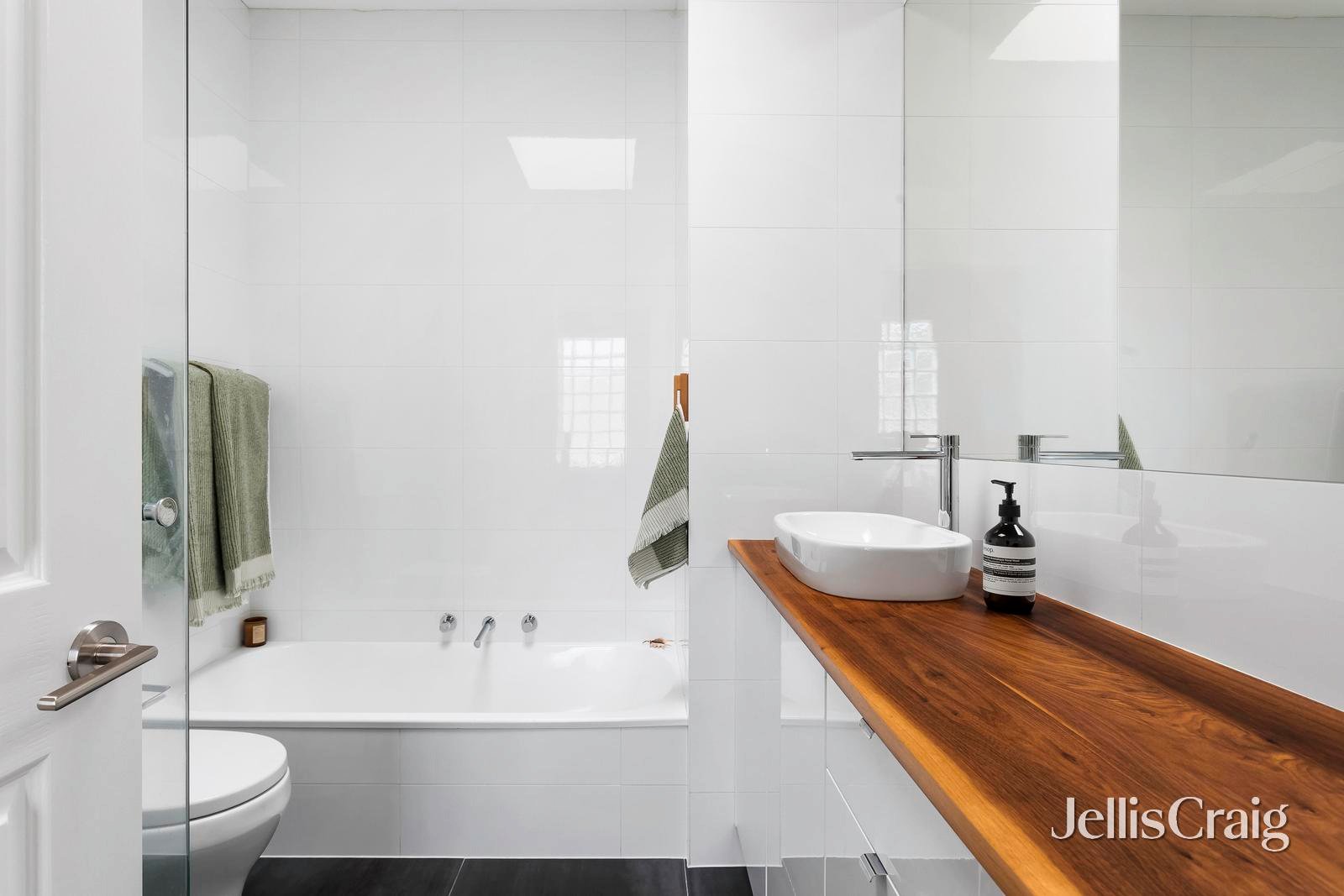 6/63 Farnham Street, Flemington image 10