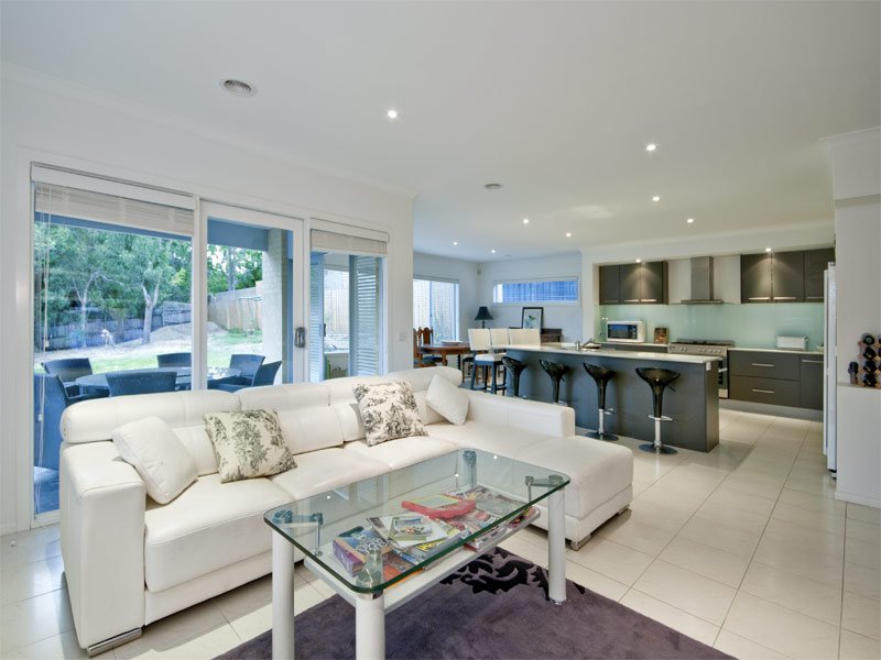 664 Whitehorse Road, Mont Albert image 2