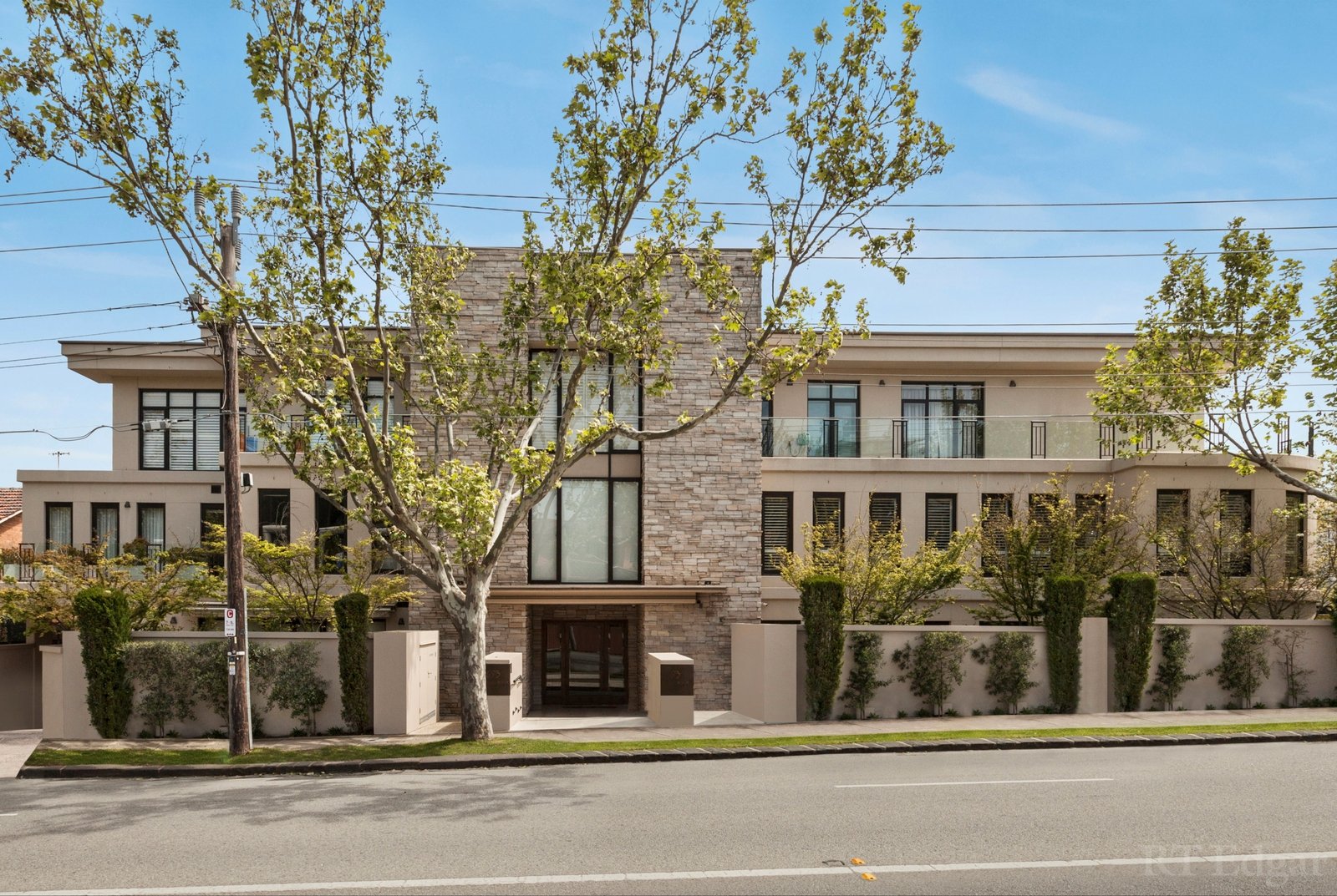 Property Gallery - Main Image